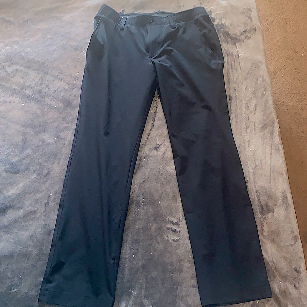 Men’s Under Armour Dri-fit pants (Golf)